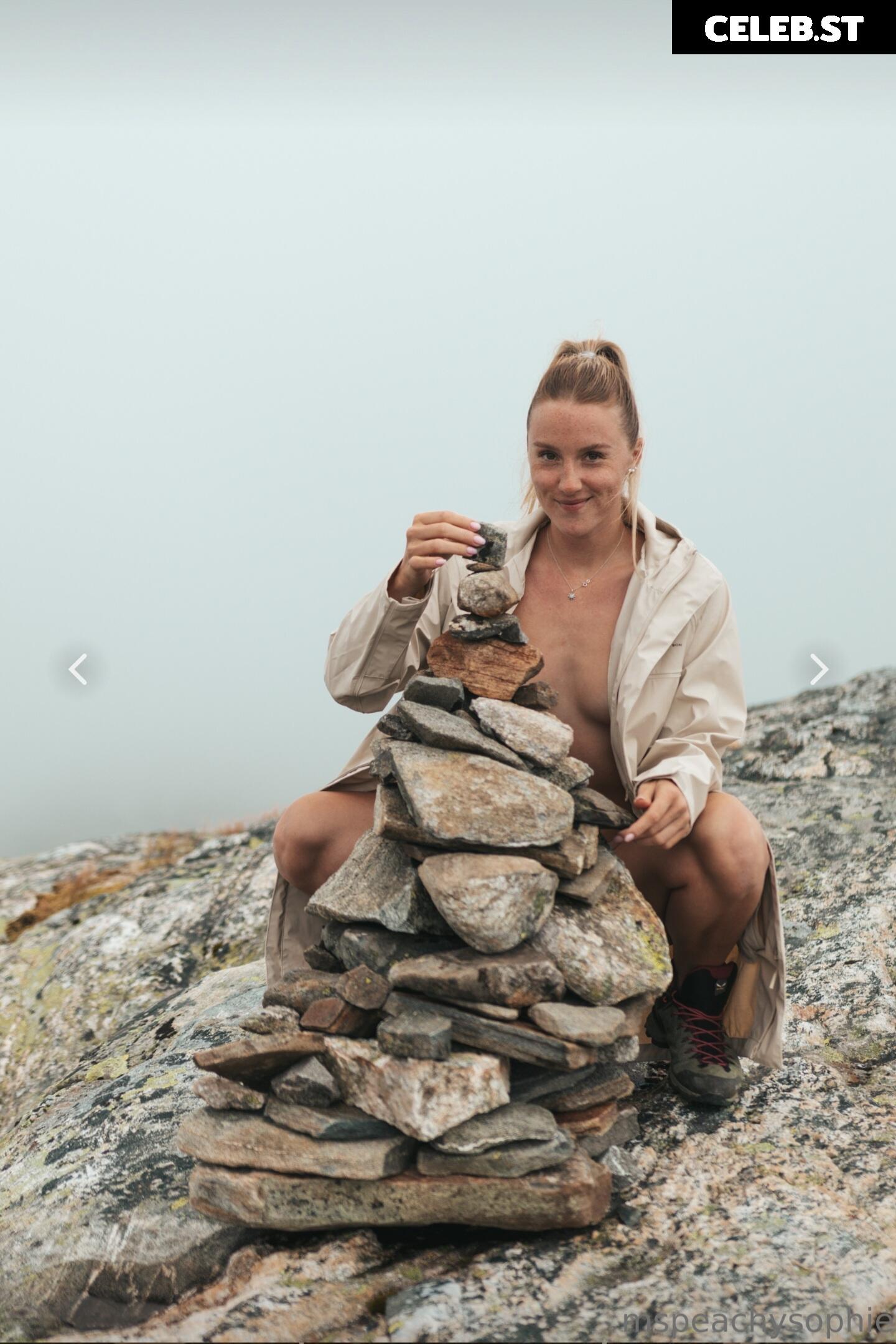 mspeachysophie Image 2357084