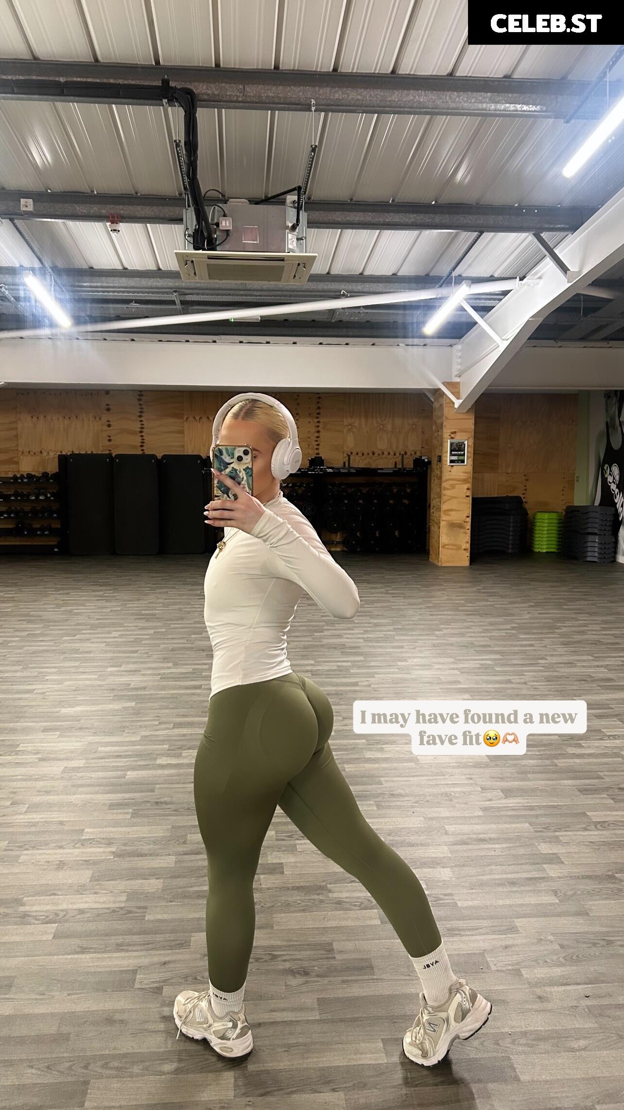 Lucy Newcombe (lucynukes, lucynukesfit) Image 23544148