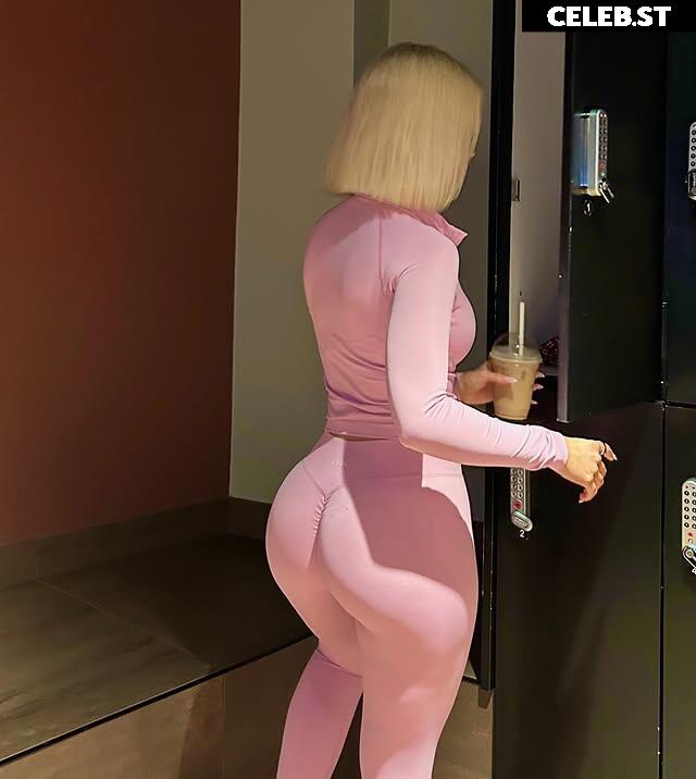 Lucy Newcombe (lucynukes, lucynukesfit) Image 23544172
