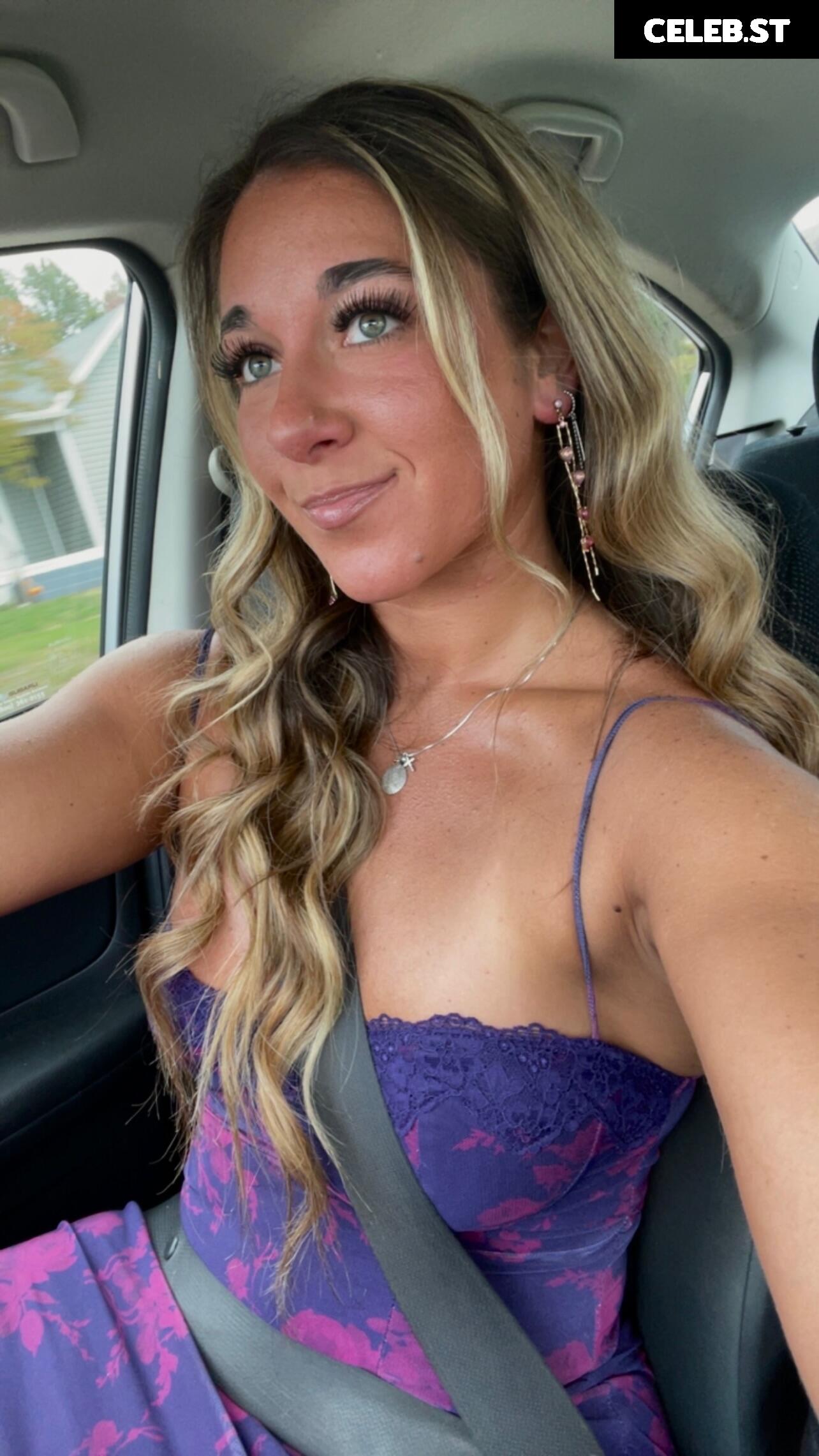 Kaitlinn_kfit / Kaitlin Kobuszewski Image 23506645