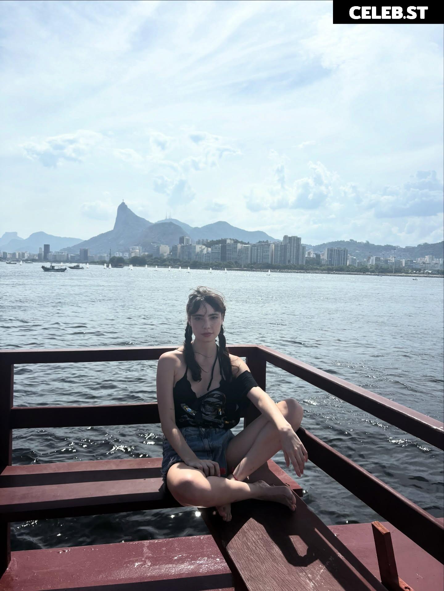 Melissa Fernandes Image 23501815