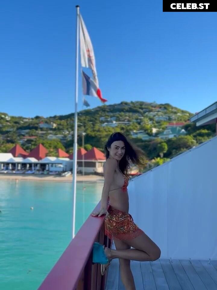 Thaila Ayala Image 23500882