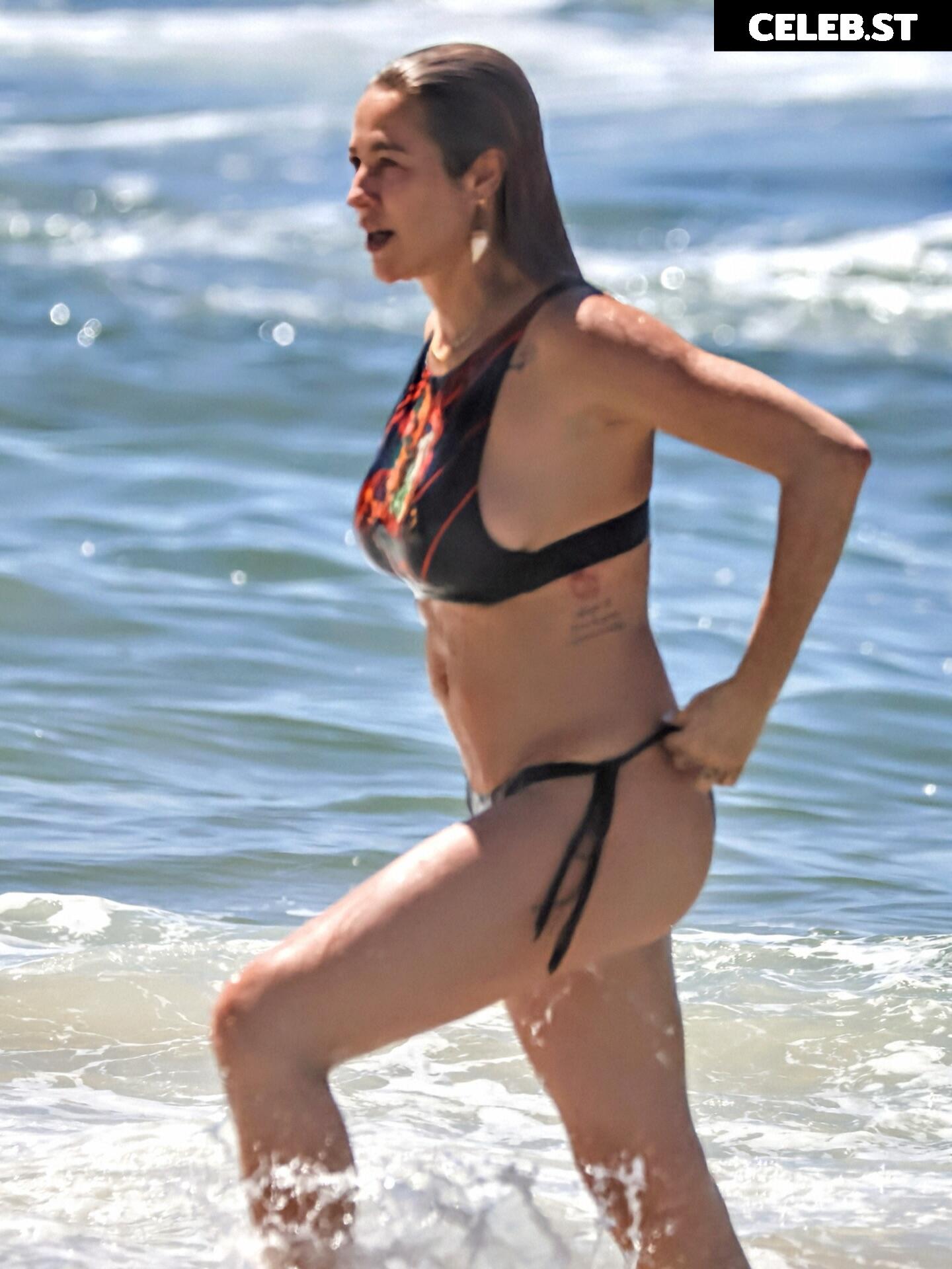 Luana Piovani Image 23500867