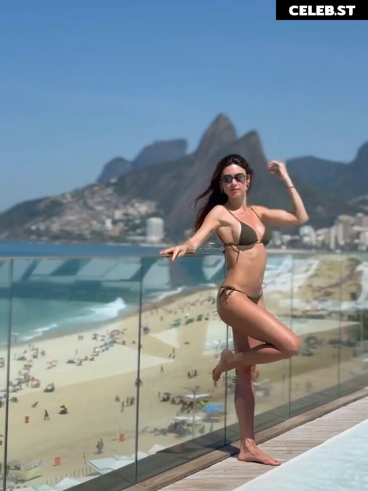 Thaila Ayala Image 23500877