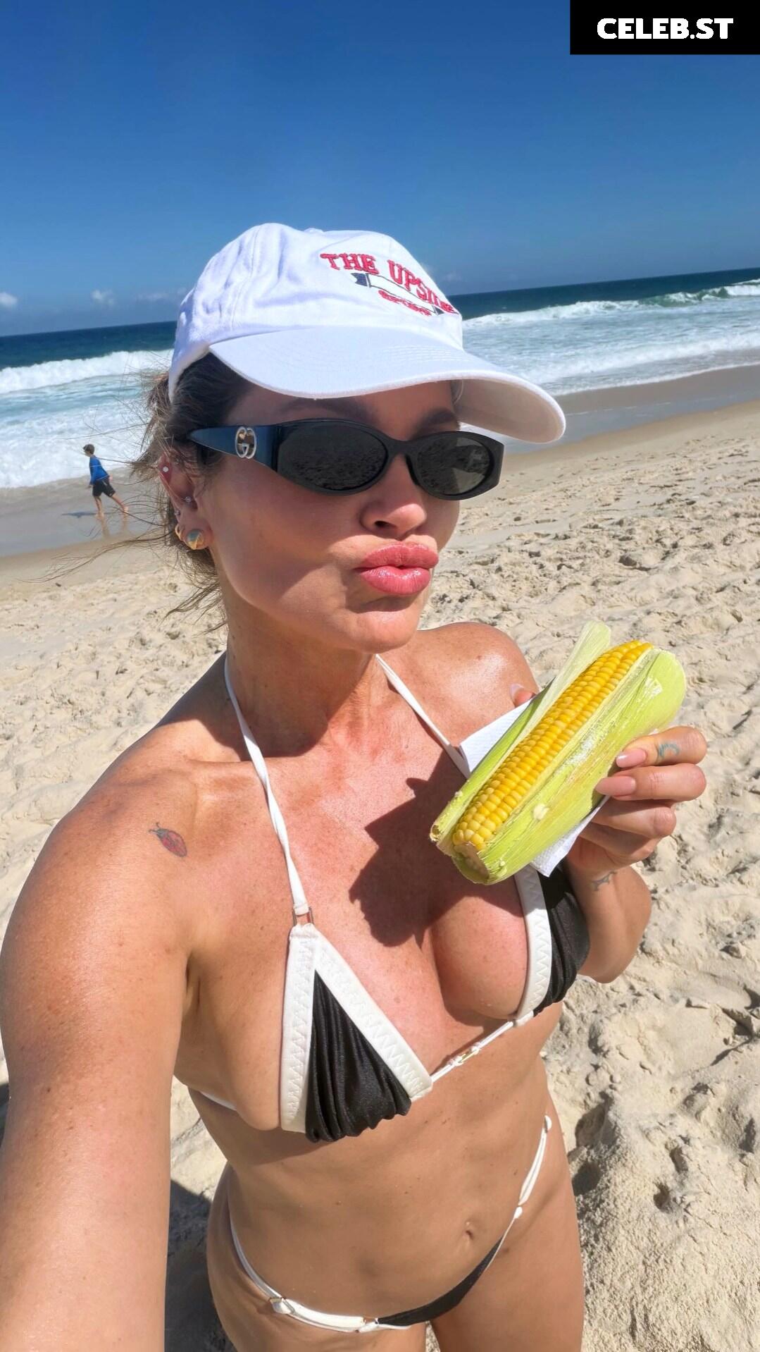 Flávia Alessandra Image 23500492