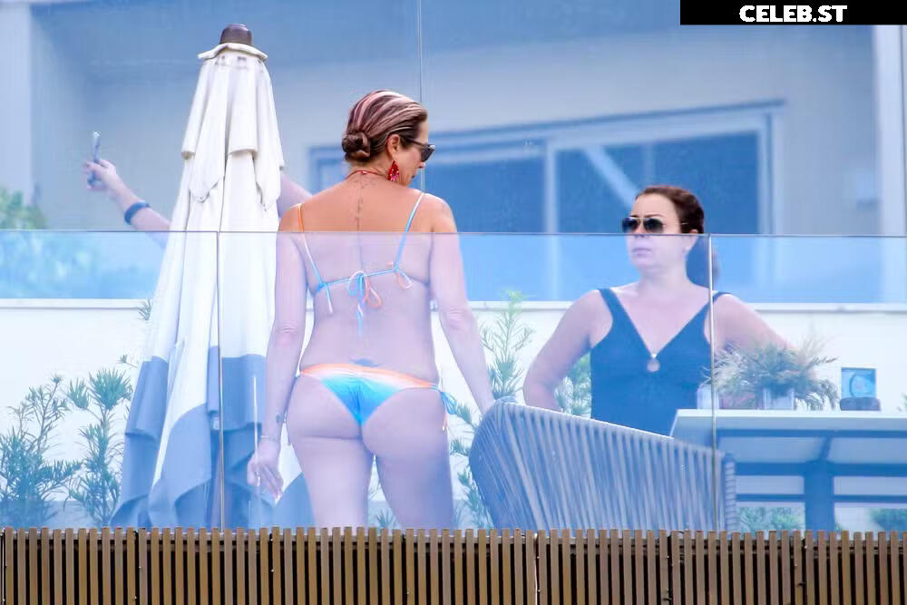 Luana Piovani Image 23500765