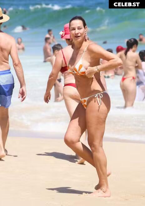 Luana Piovani Image 23500744