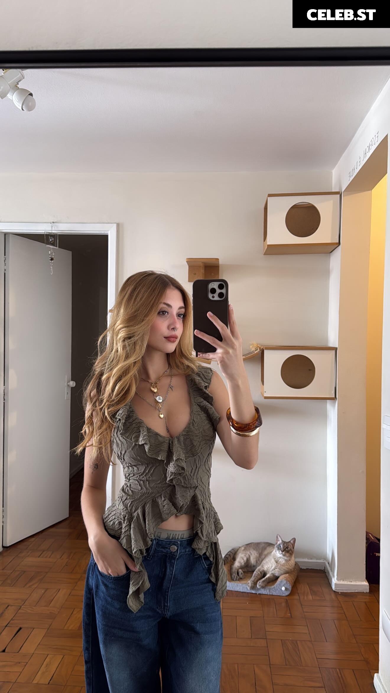 Ananda Morais Image 23502285