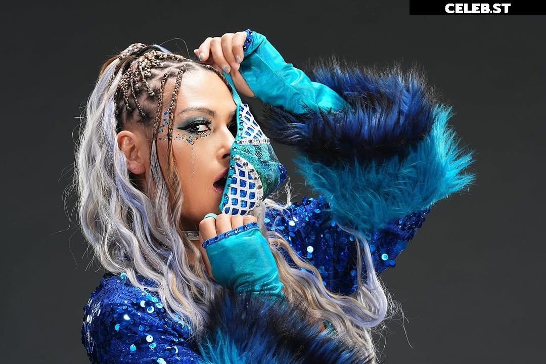 Giulia - Stardom Image 23595985