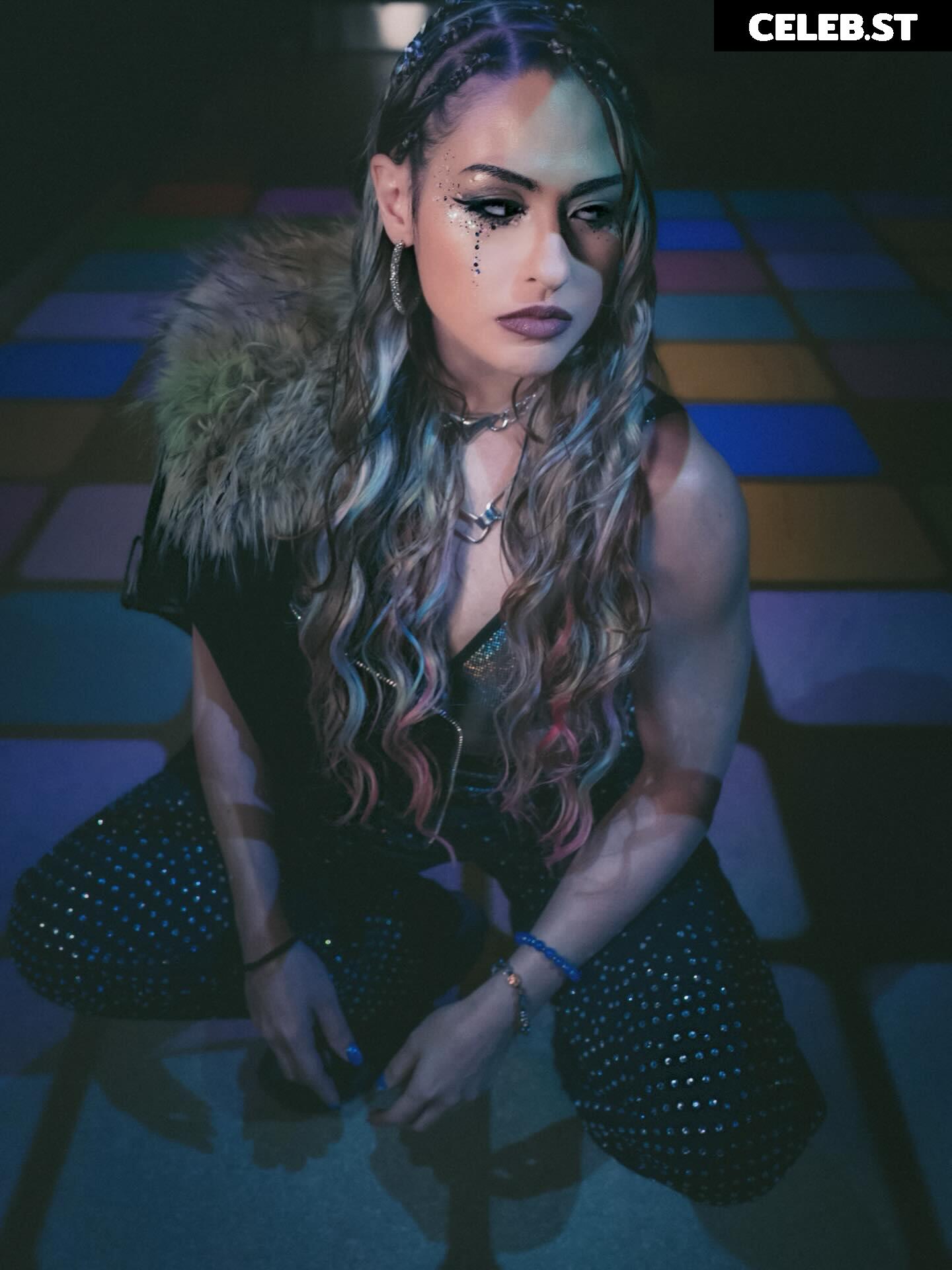Giulia - Stardom Image 23595731