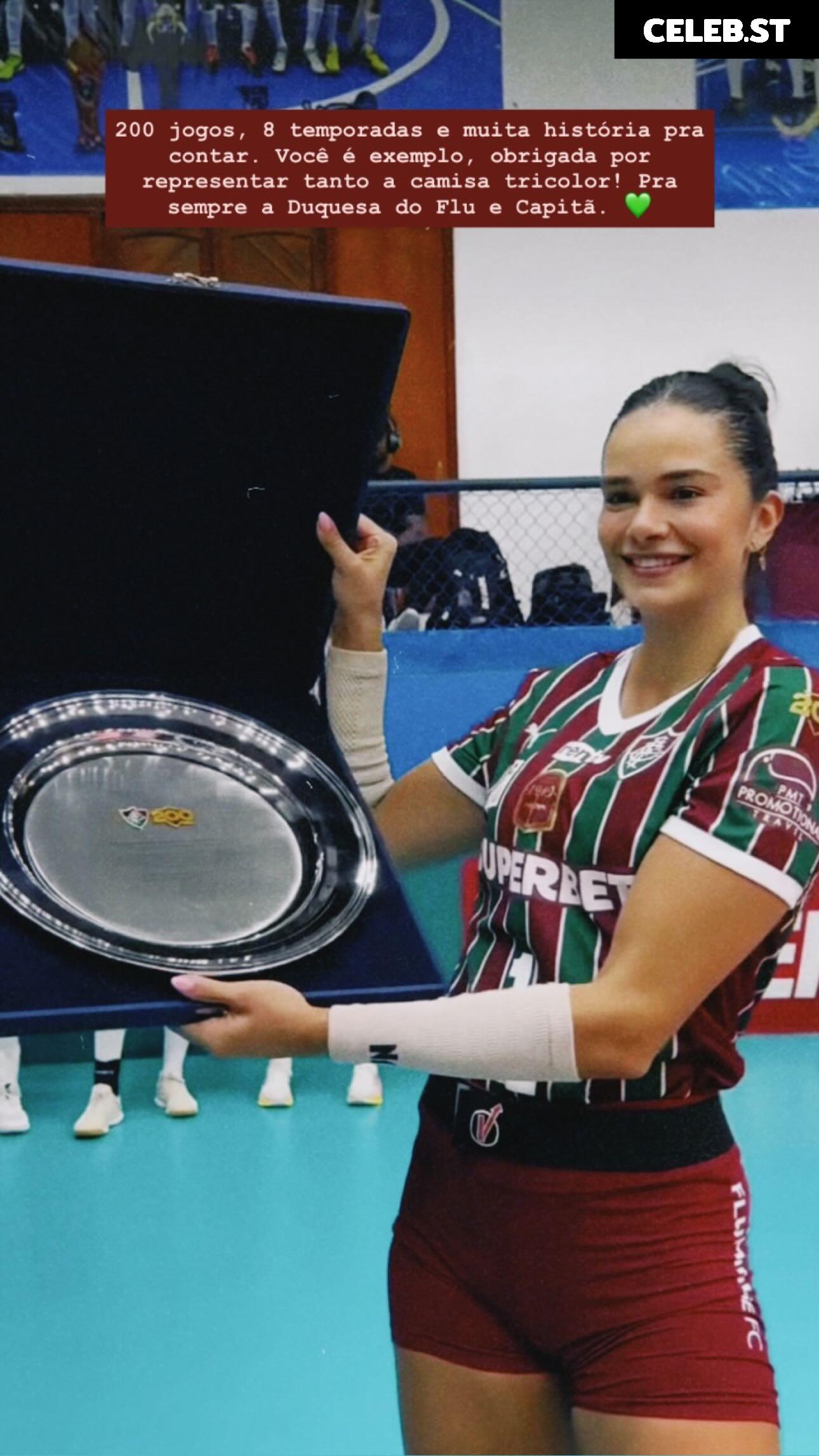 Lara Nobre Image 23596995
