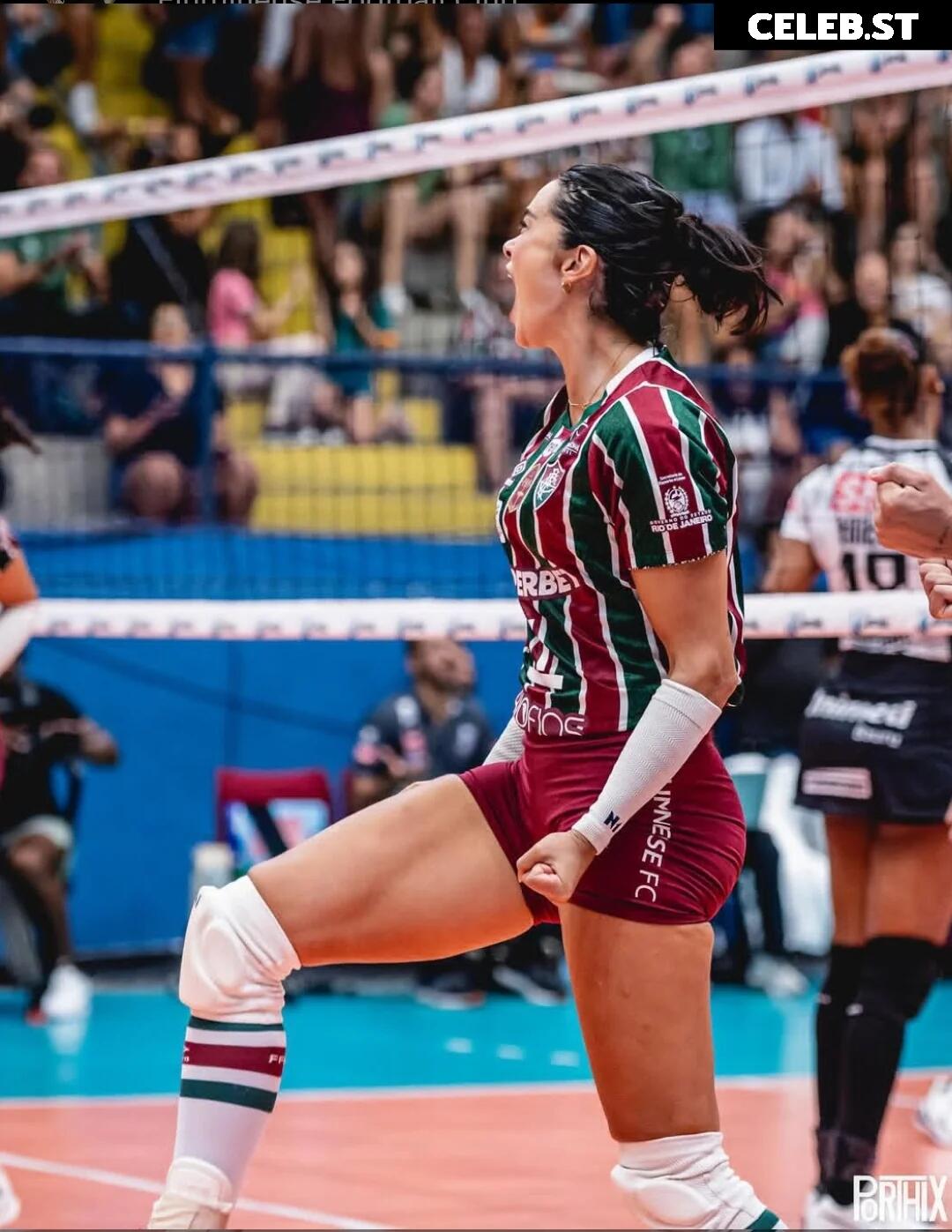 Lara Nobre Image 23596926