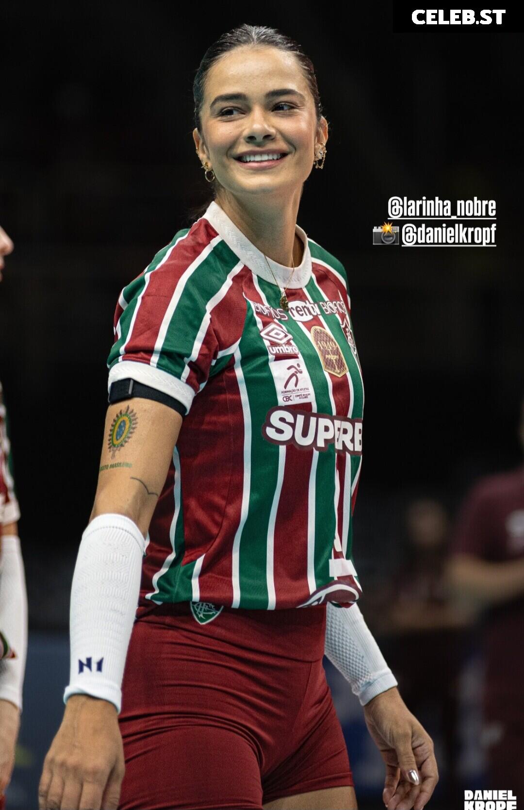Lara Nobre Image 23596914