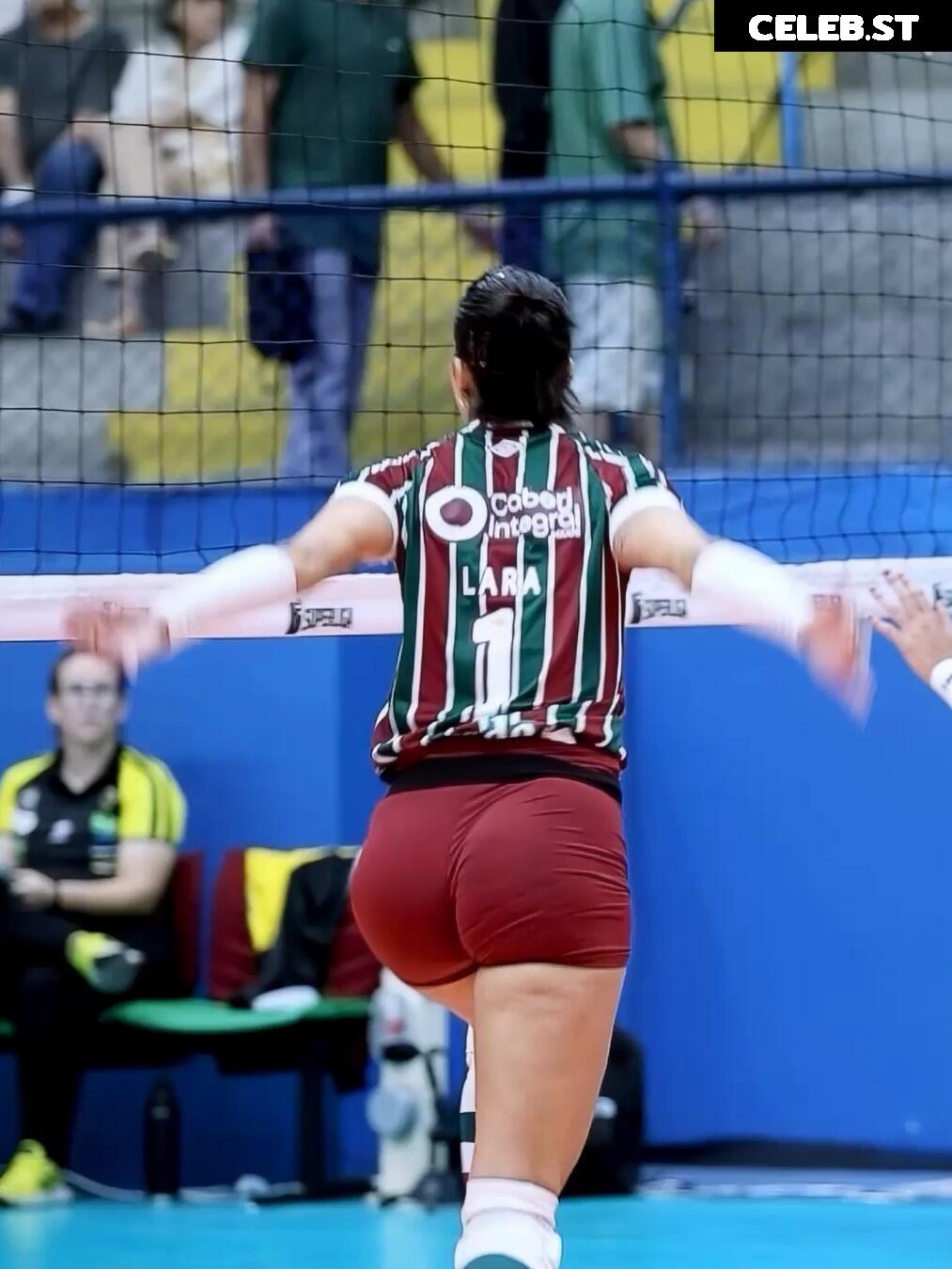 Lara Nobre Image 23596909