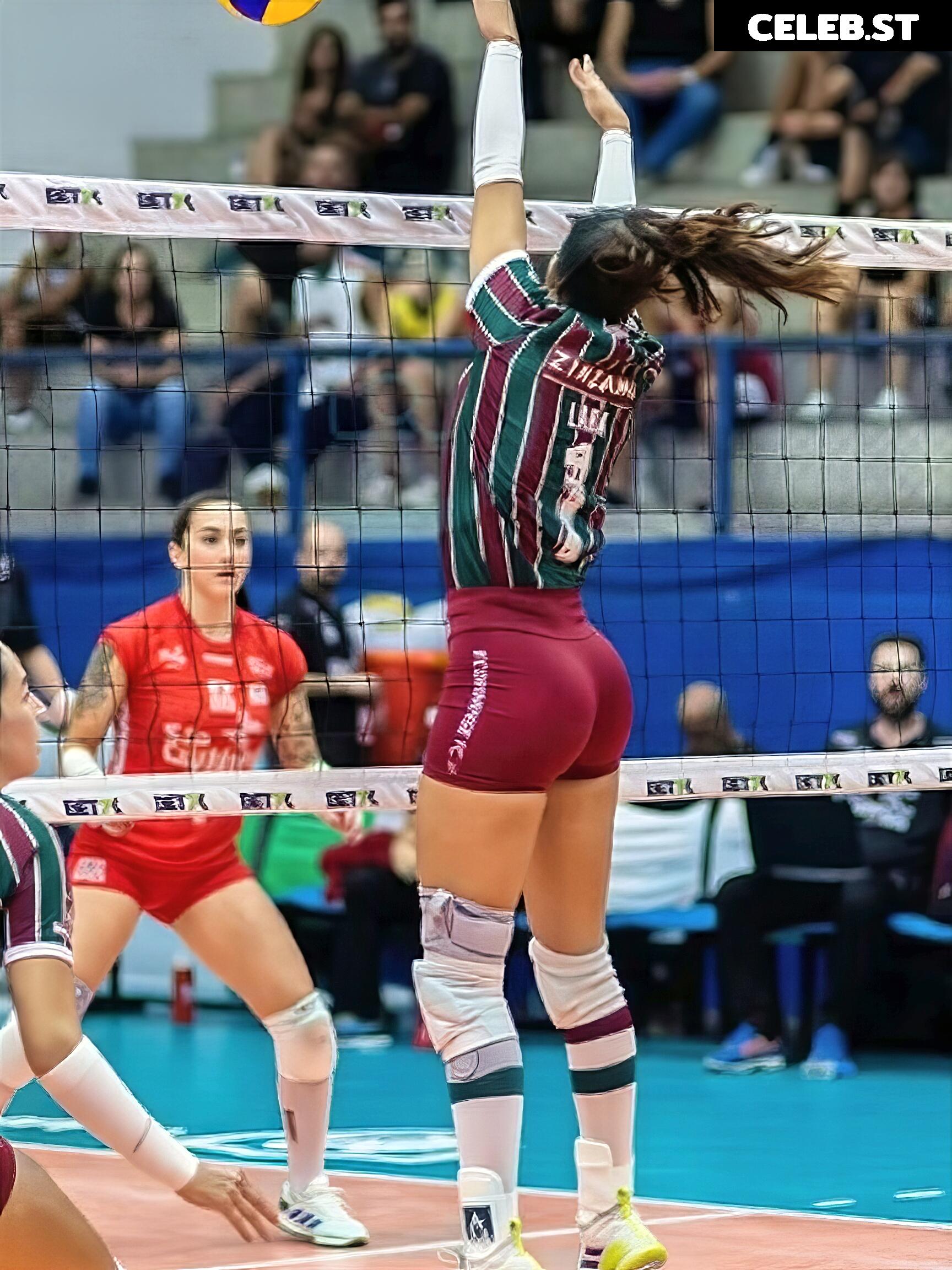 Lara Nobre Image 23596932
