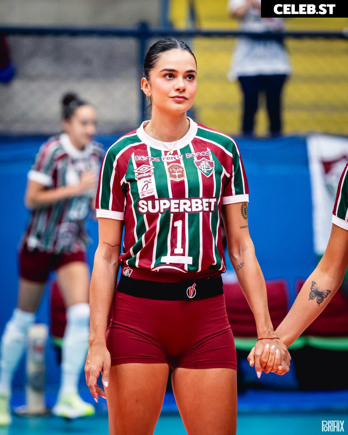 Lara Nobre Image 23596887