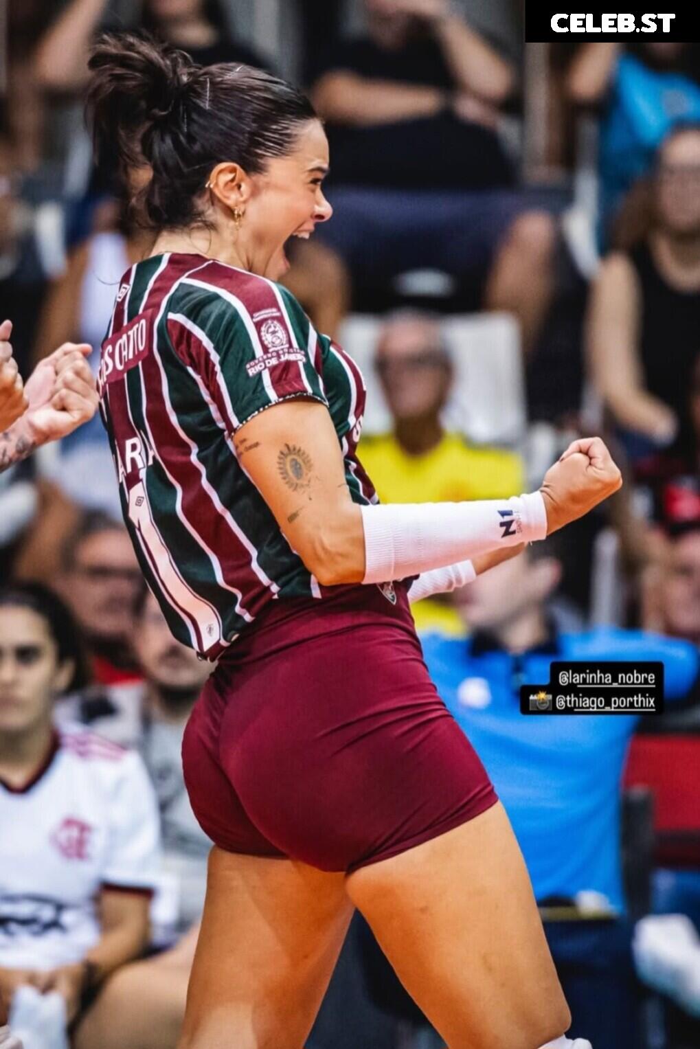 Lara Nobre Image 23596827