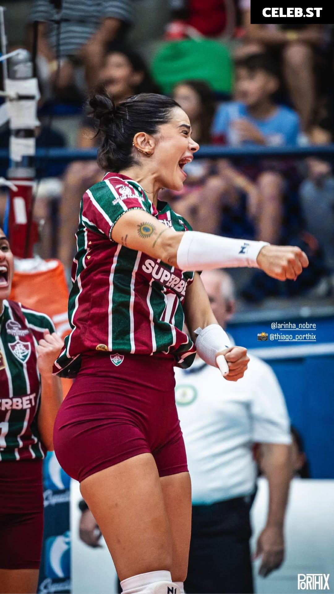 Lara Nobre Image 23596825