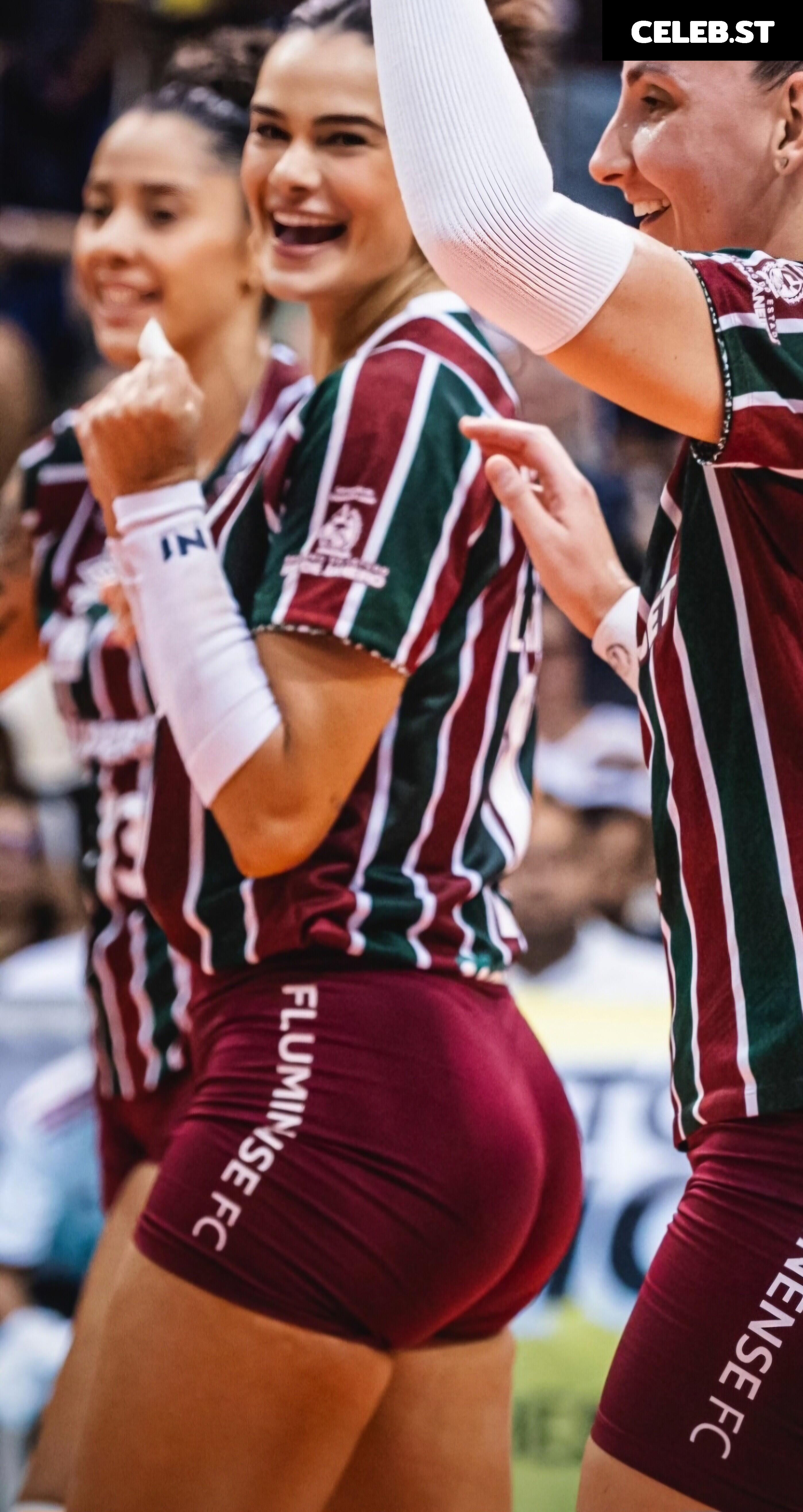 Lara Nobre Image 23596830
