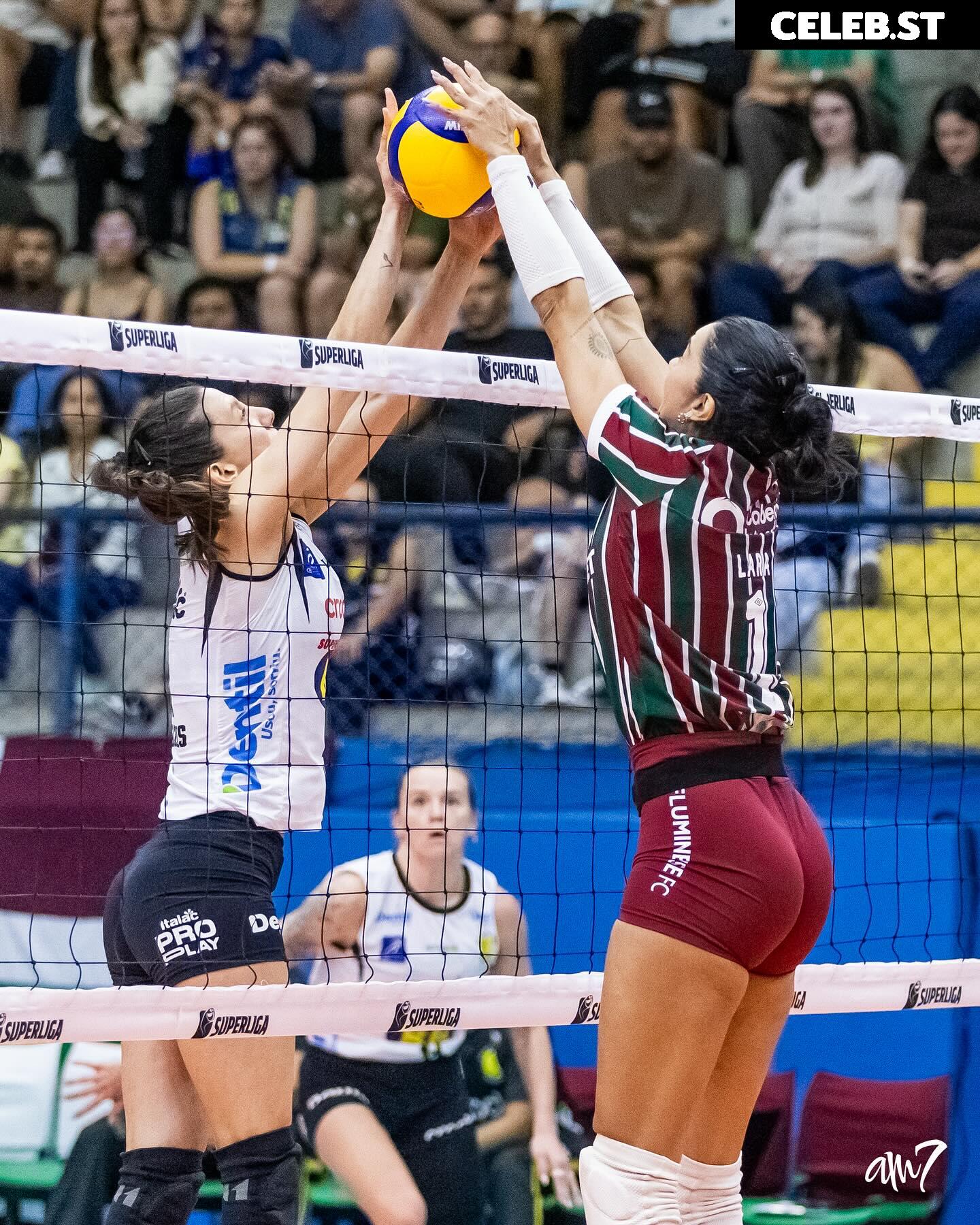 Lara Nobre Image 23596862