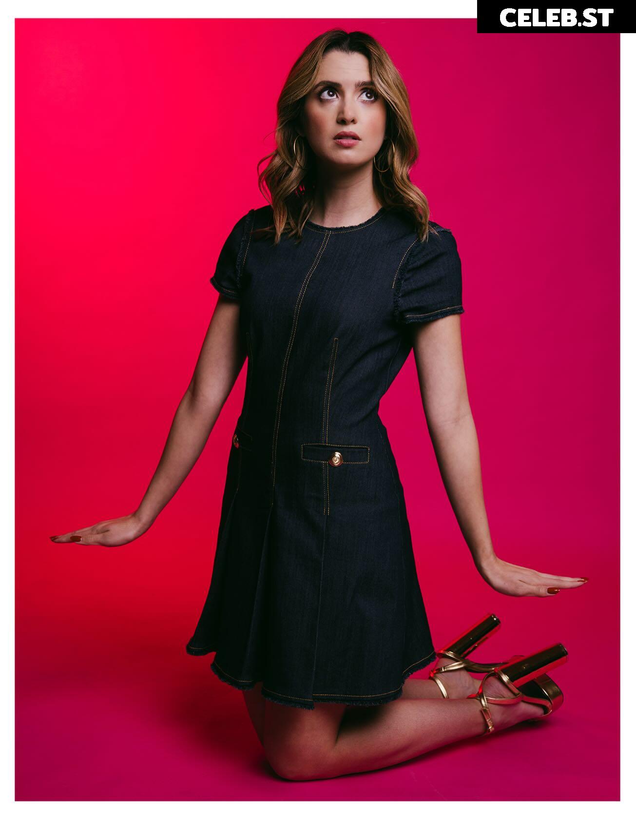 Laura Marano Image 23596197
