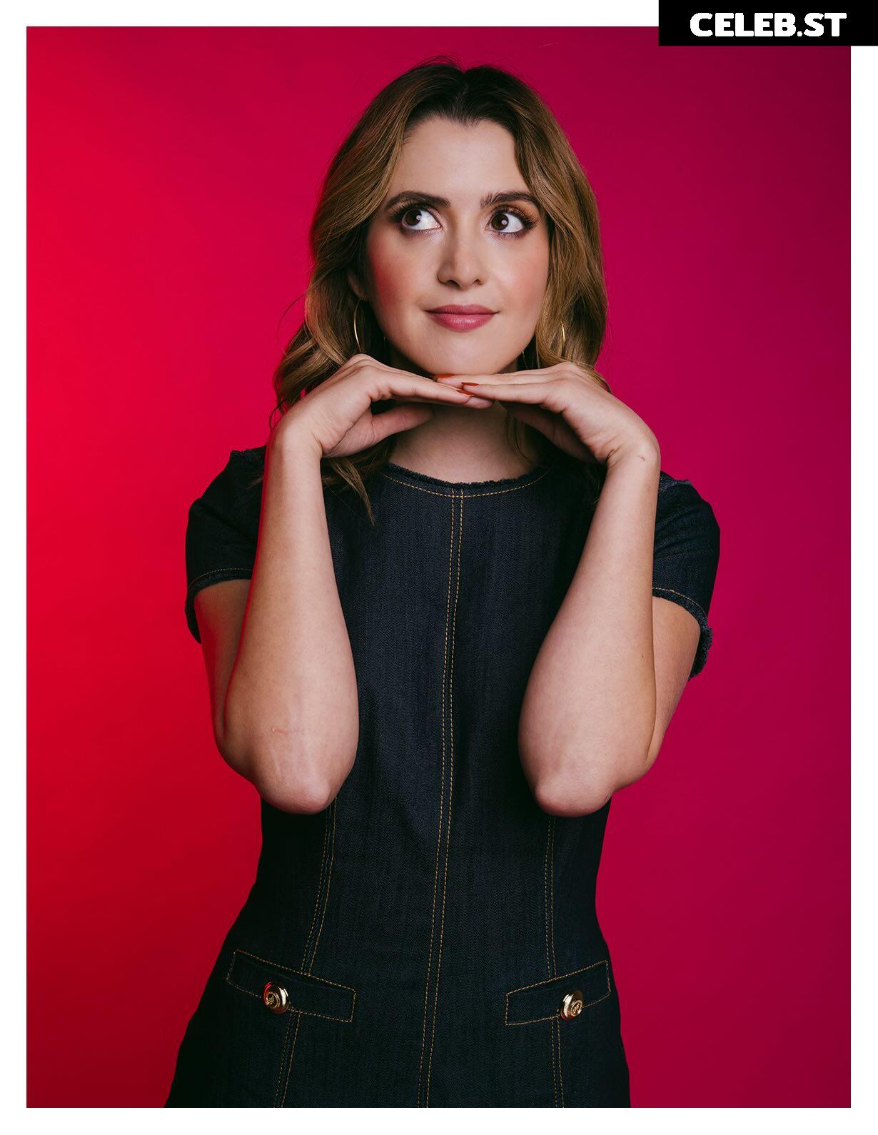 Laura Marano Image 23596196
