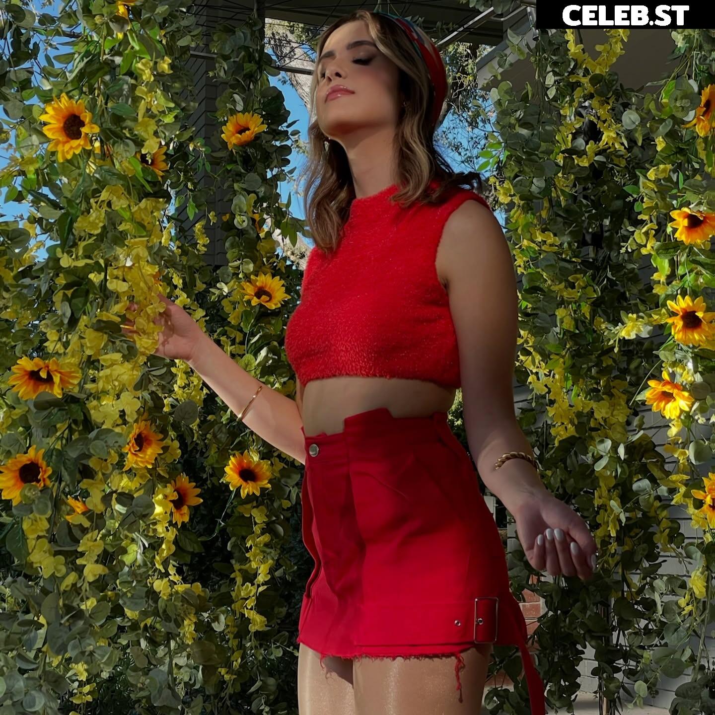 Laura Marano Image 23596180