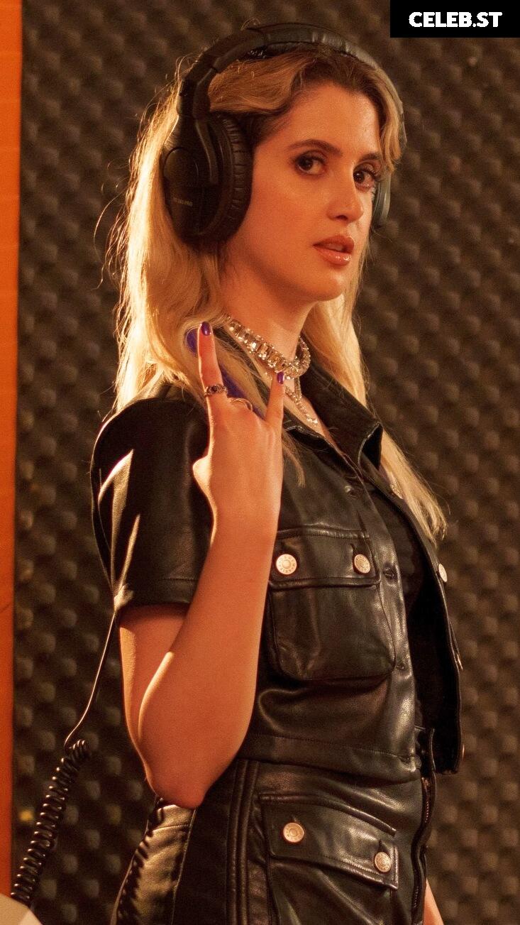 Laura Marano Image 23596212