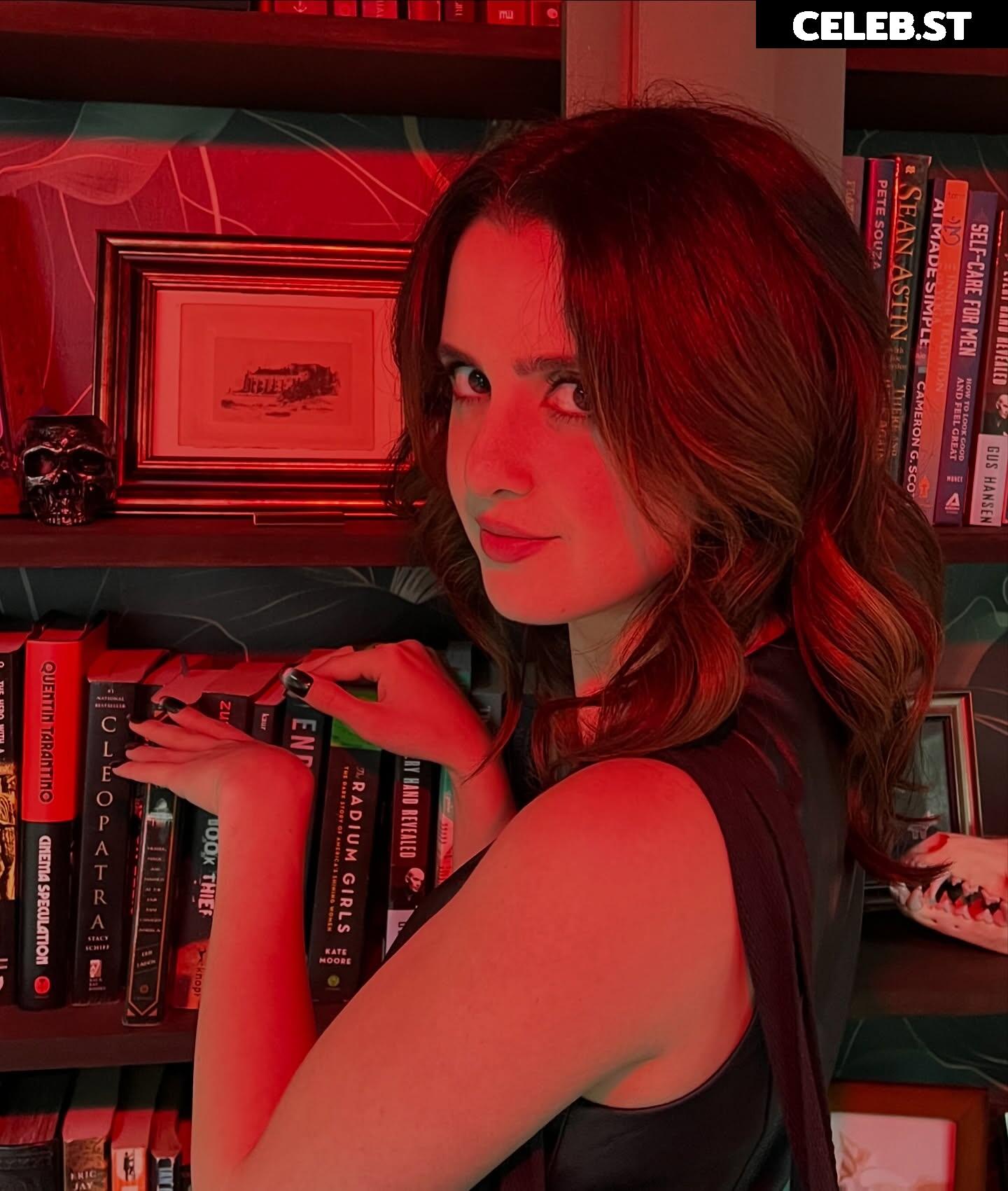 Laura Marano Image 23596214