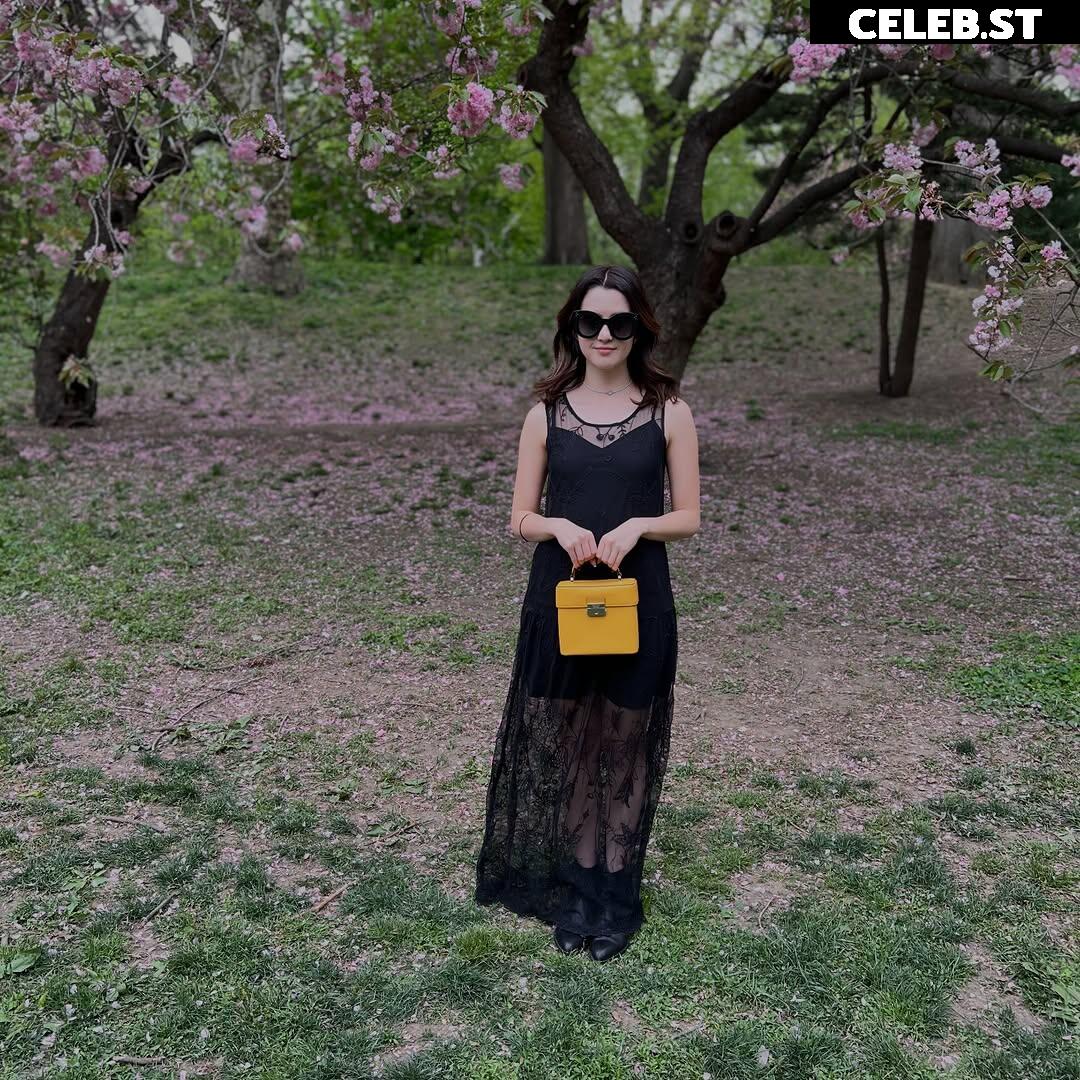 Laura Marano Image 23596234