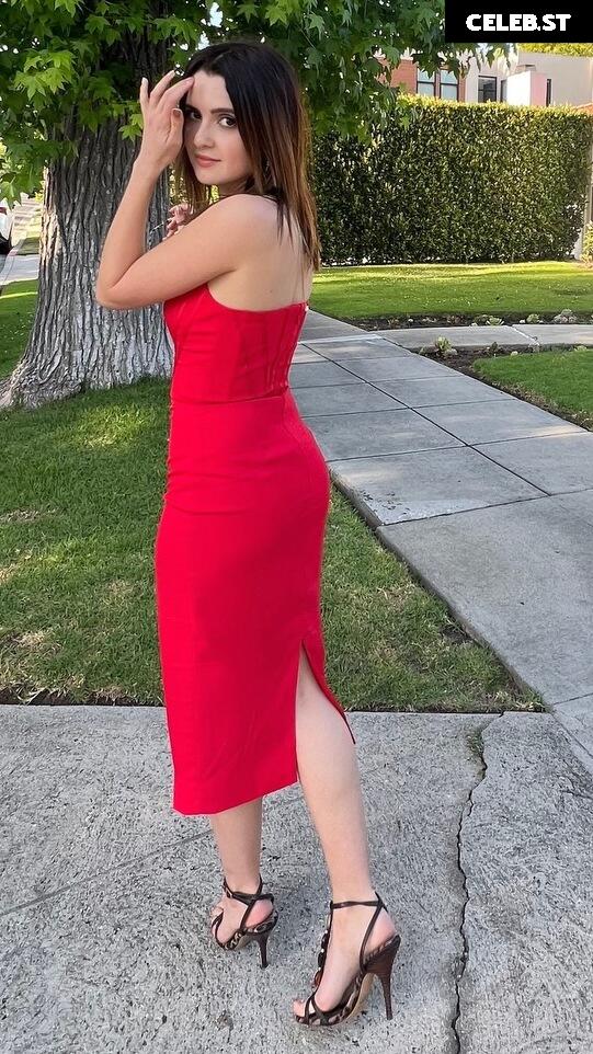 Laura Marano Image 23596251