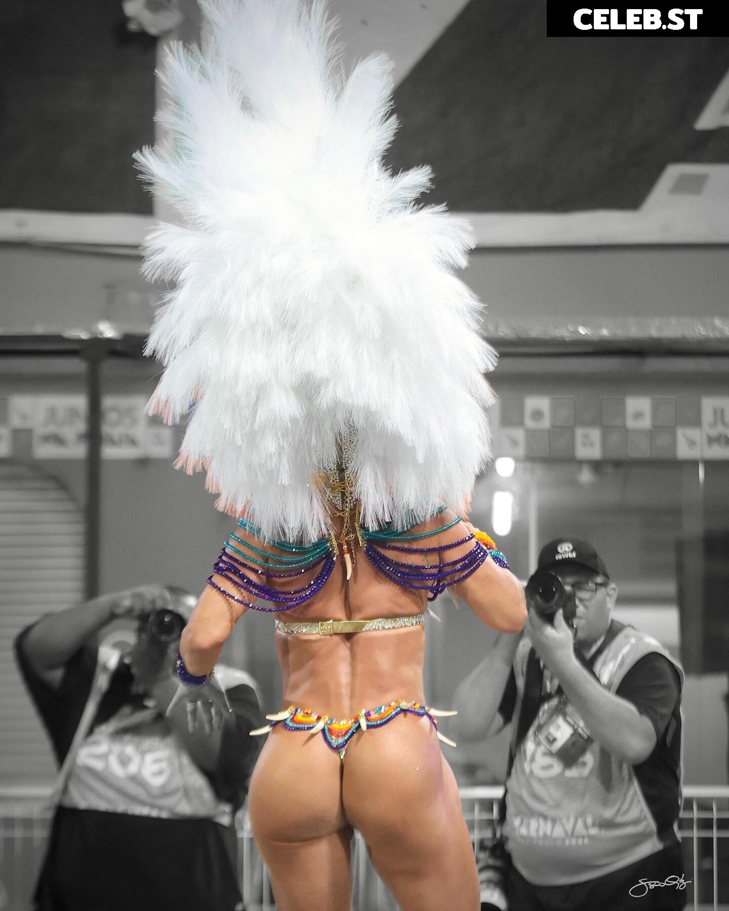 Viviane Araujo Image 23593903
