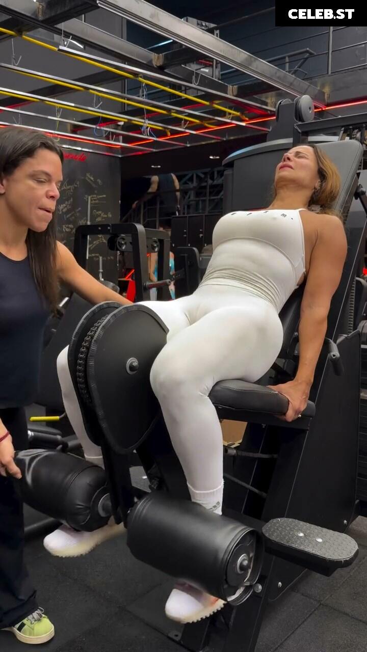 Viviane Araujo Image 23593963