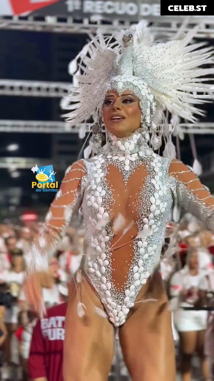 Viviane Araujo Image 23593820