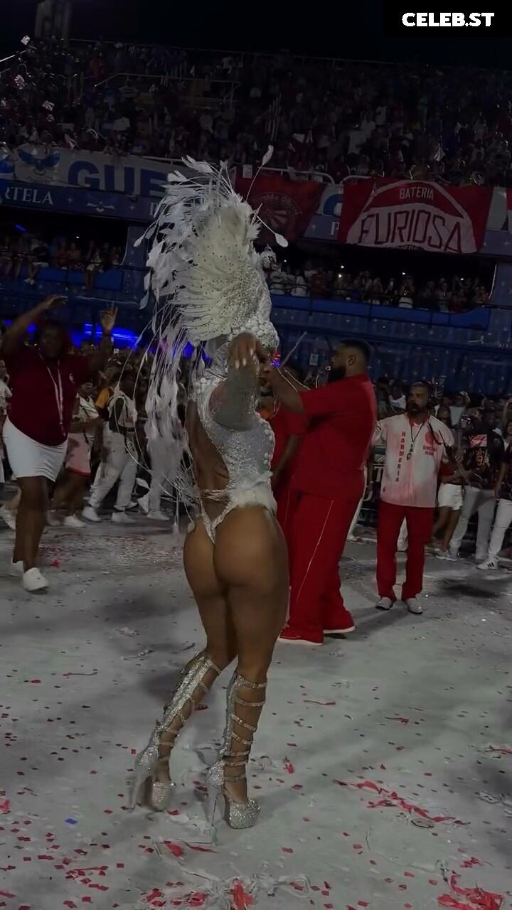 Viviane Araujo Image 23593813
