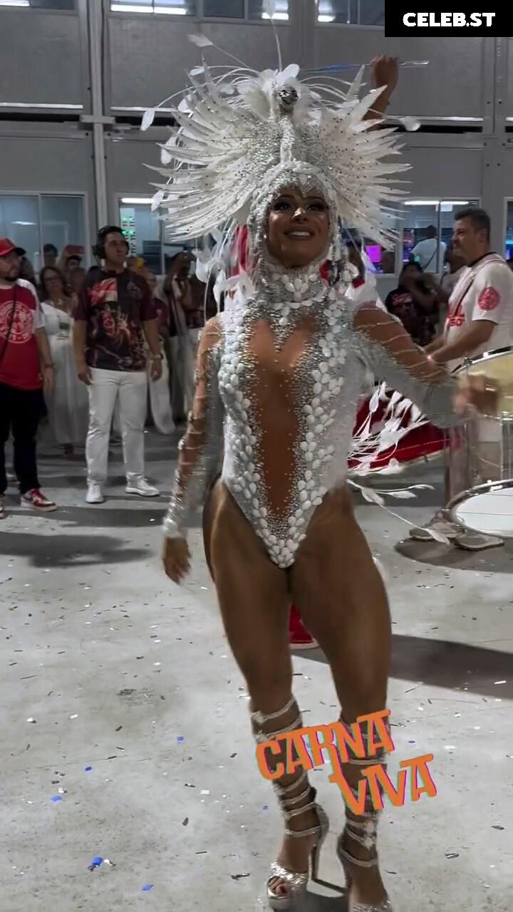 Viviane Araujo Image 23593816