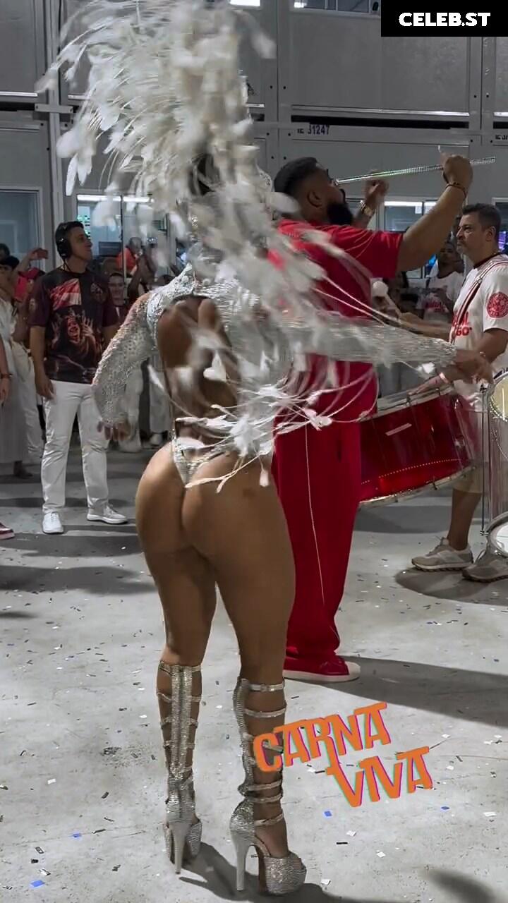 Viviane Araujo Image 23593818