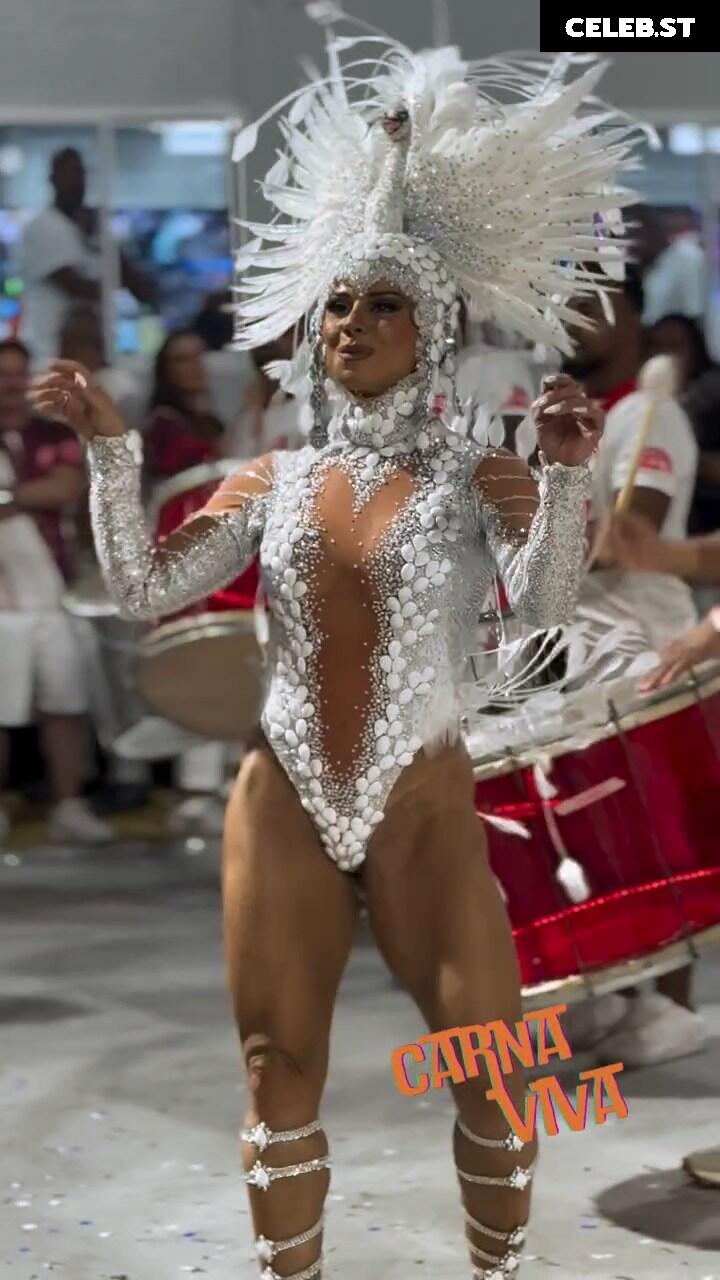 Viviane Araujo Image 23593806