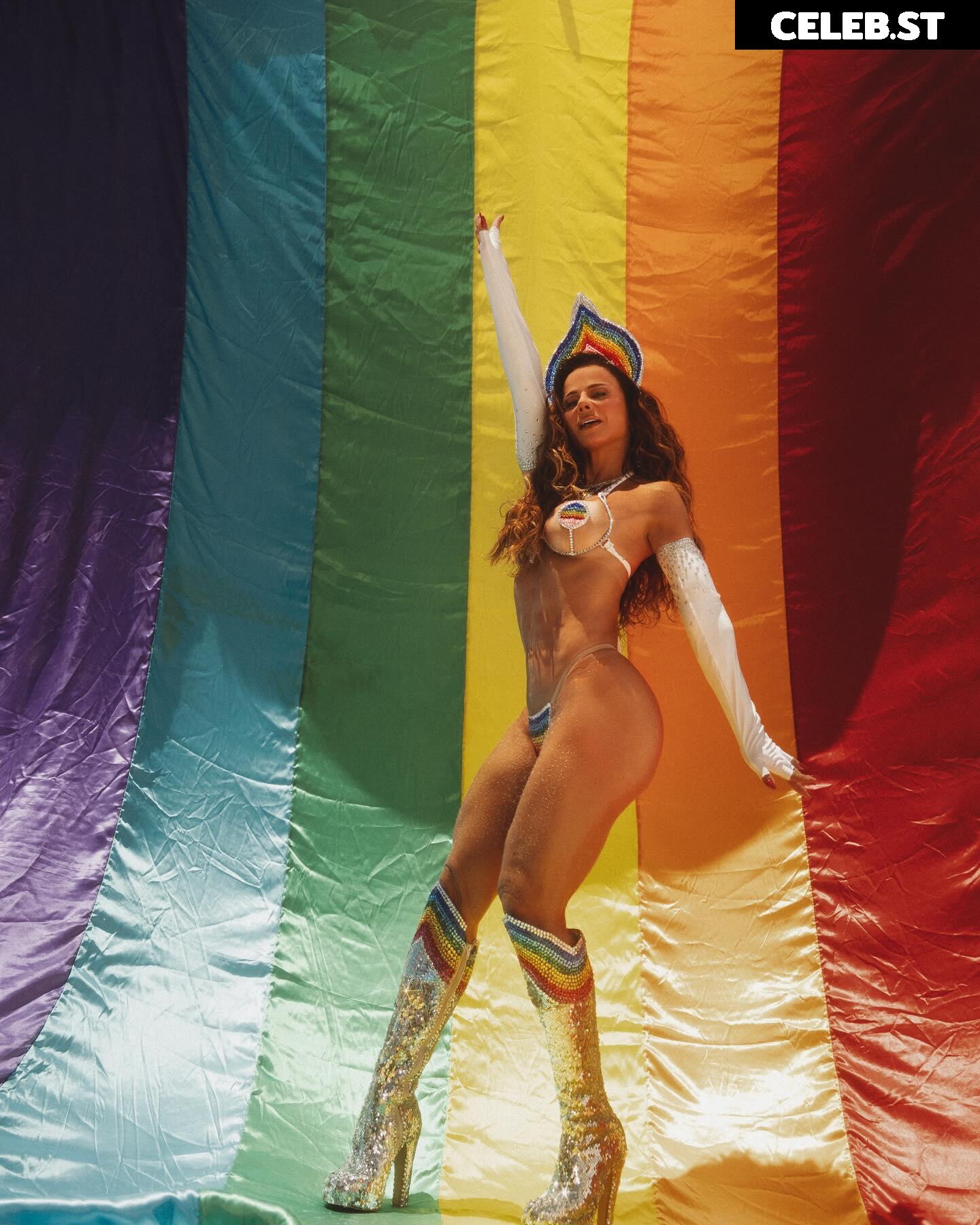 Viviane Araujo Image 23593837