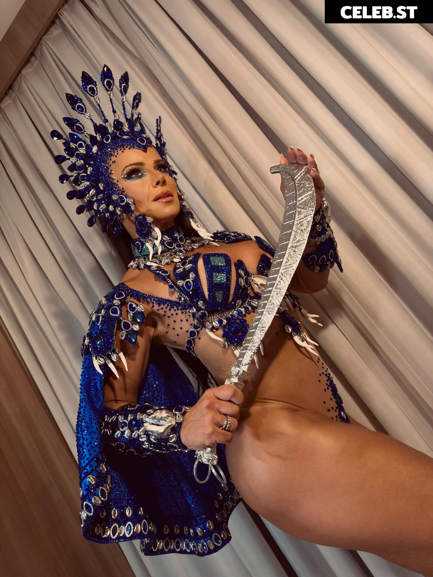 Viviane Araujo Image 23593856