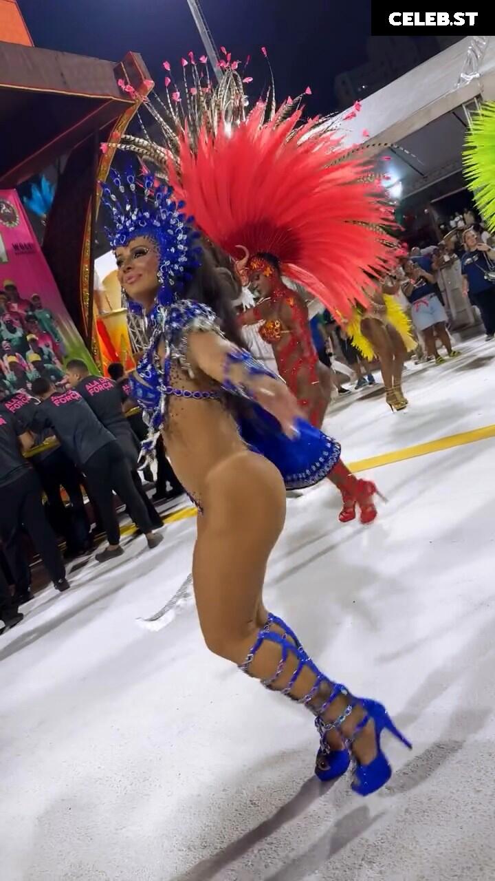 Viviane Araujo Image 23593872