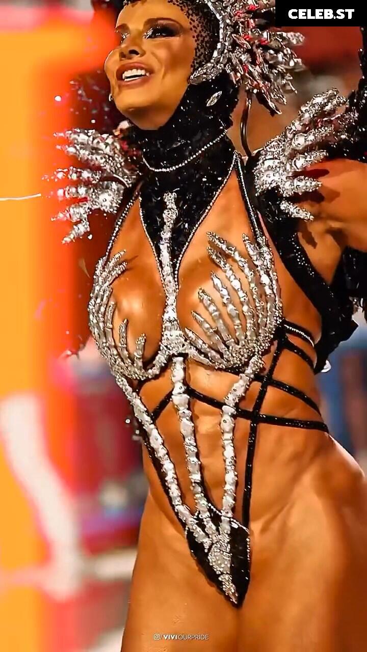 Viviane Araujo Image 23593580