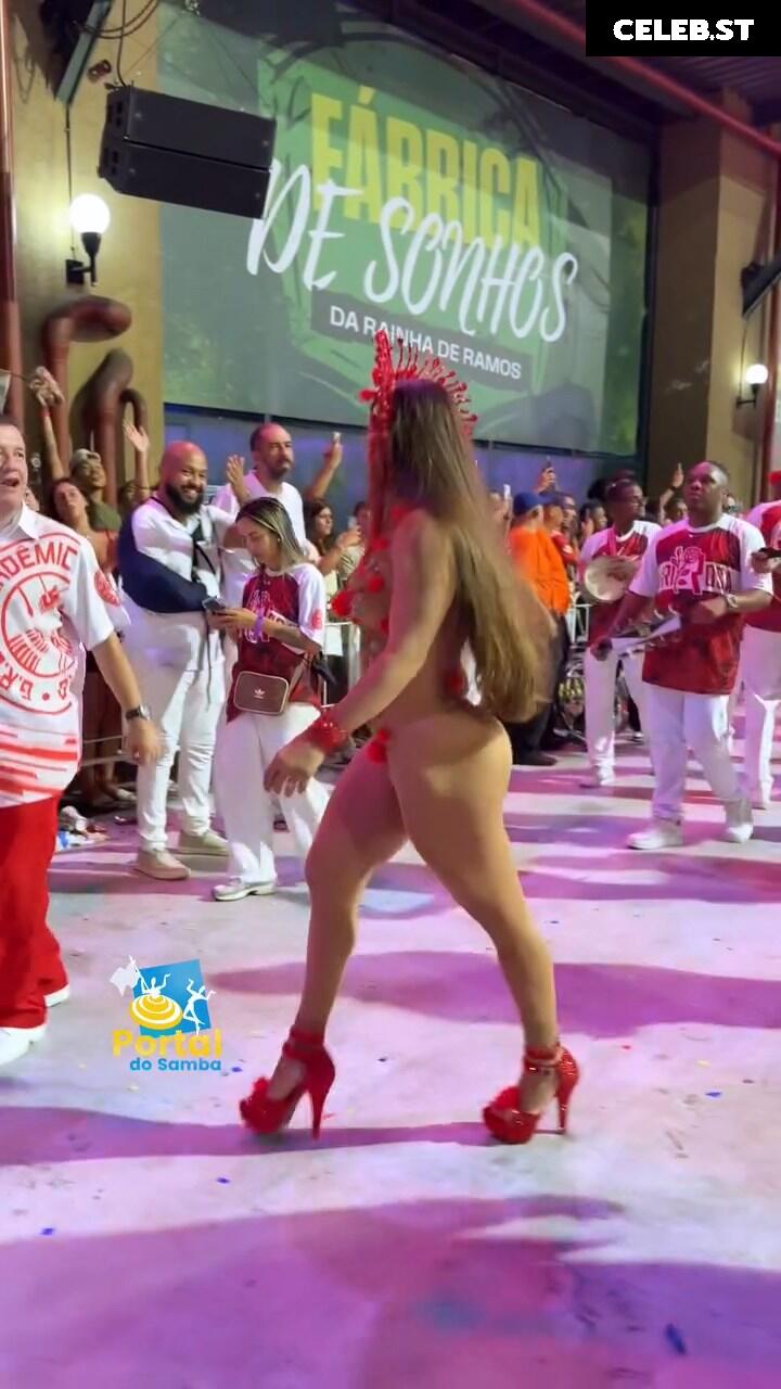 Viviane Araujo Image 23593559