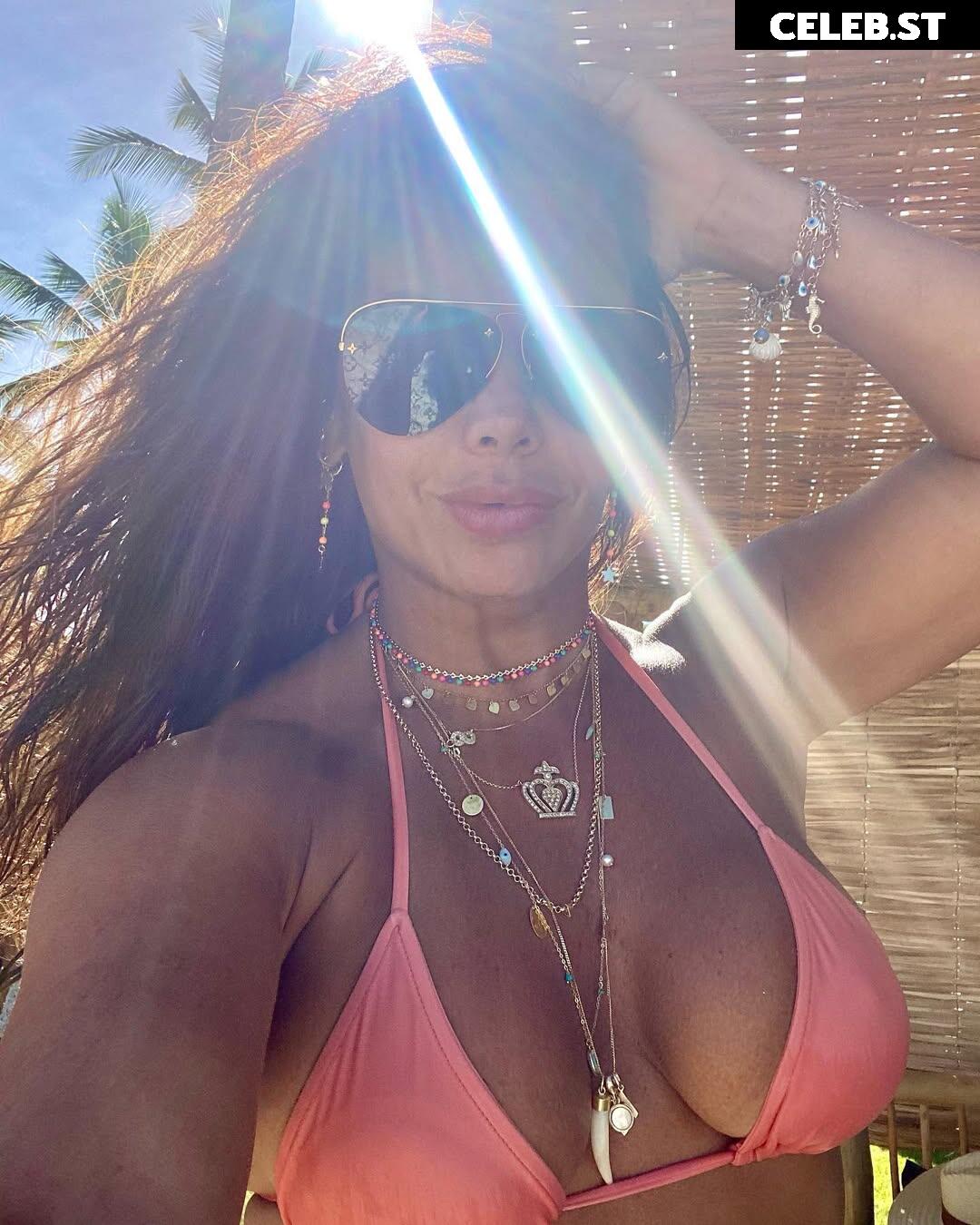 Viviane Araujo Image 23593436