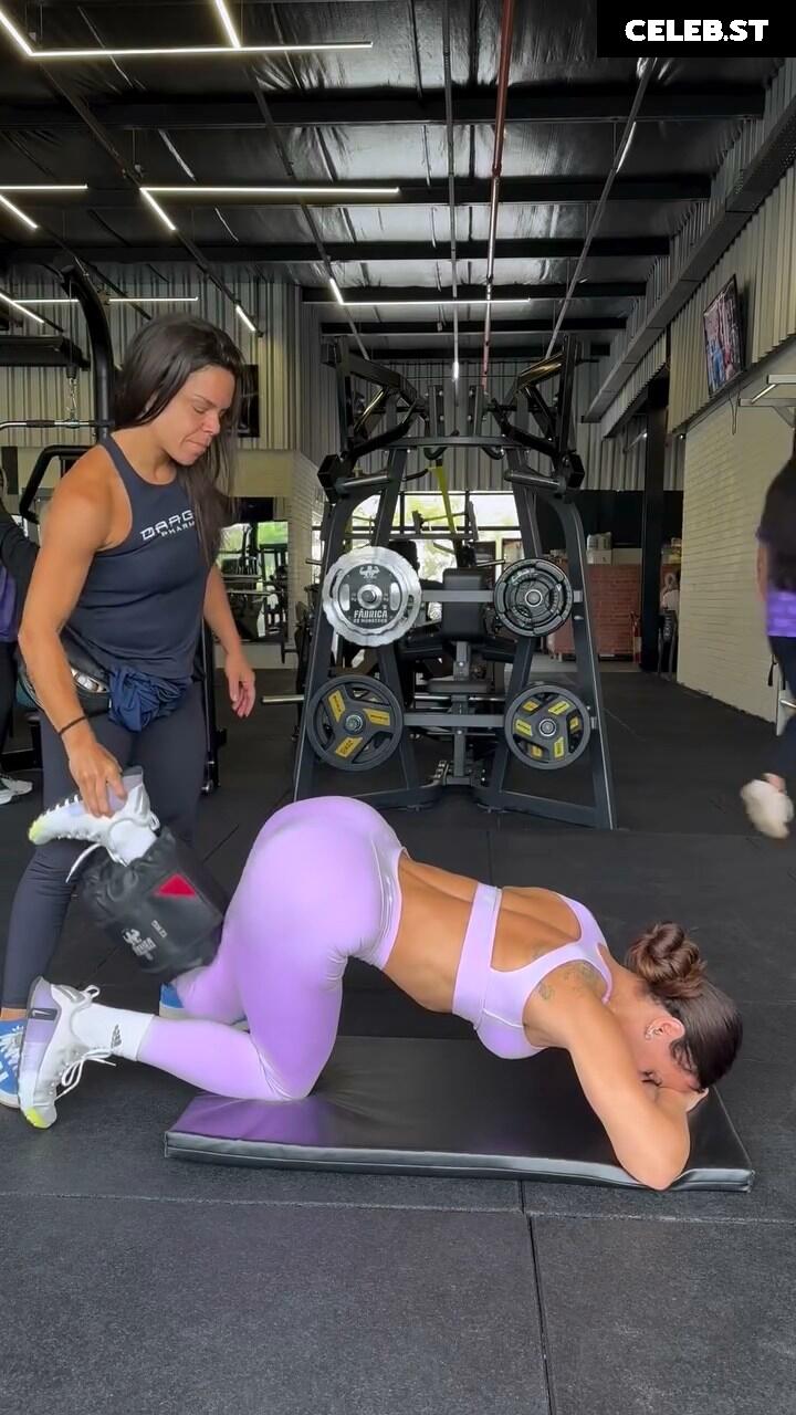 Viviane Araujo Image 23593473