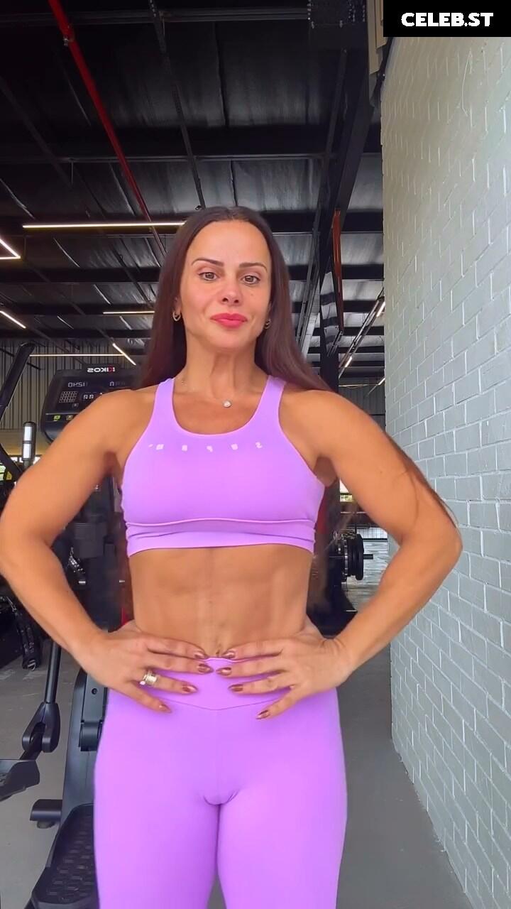 Viviane Araujo Image 23593476