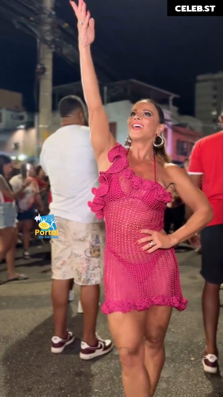 Viviane Araujo Image 23593792