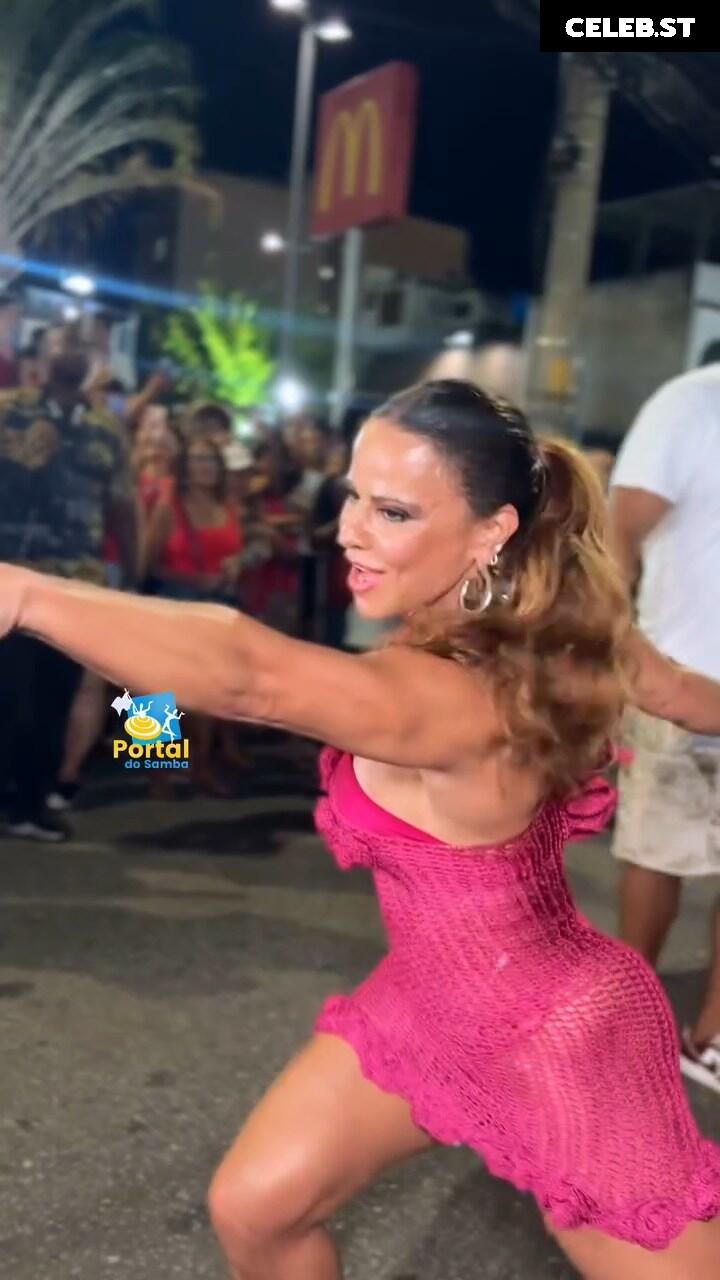Viviane Araujo Image 23593795