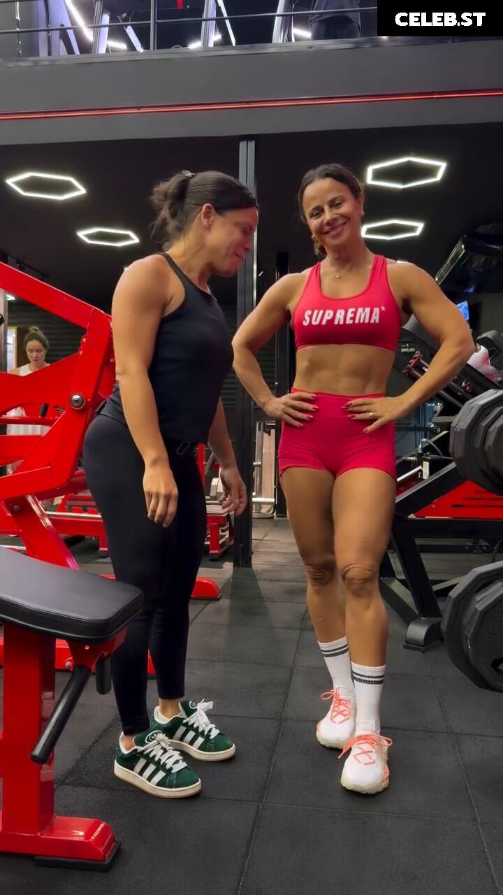 Viviane Araujo Image 23593788