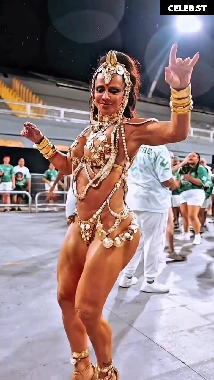Viviane Araujo Image 23593722